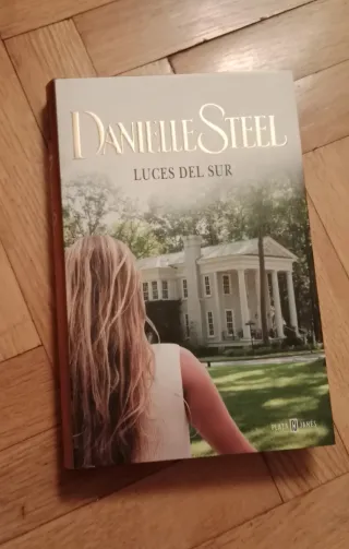 Lote 5 libros Danielle Steel. Desde 3€