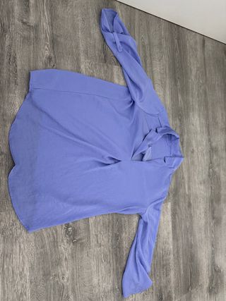 Blusa azul manga larga