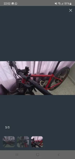 Bicicleta de montaña roja