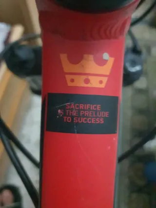 Bicicleta de montaña roja