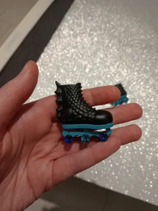 Roller di Gil Monster High Mattel wave 1