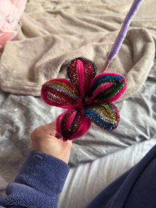 Flor artesanal multicolor leer descripción abajo