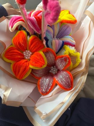 Flor artesanal multicolor leer descripción abajo