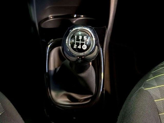 Peugeot 108 Active VTi 52kW (72CV)