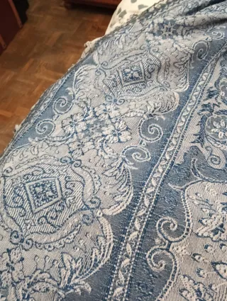 Colcha vintage pequeña azul y blanco