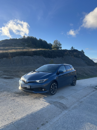 Toyota Auris Hybrid 140H Feel Edition