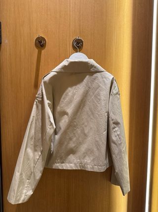 Chaqueta corta Mango beige
