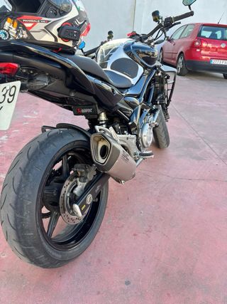 suzuki gladius con muchos extras algo negociable