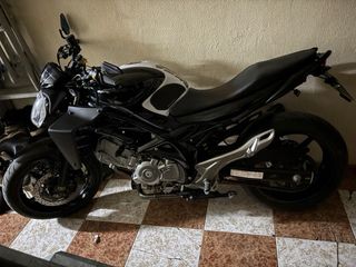 suzuki gladius con muchos extras algo negociable