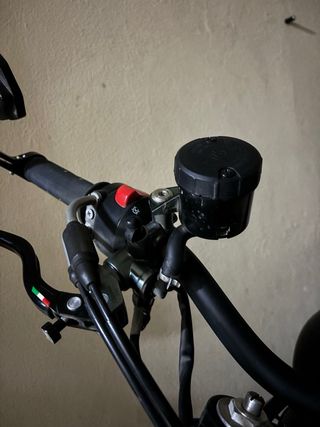 suzuki gladius con muchos extras algo negociable