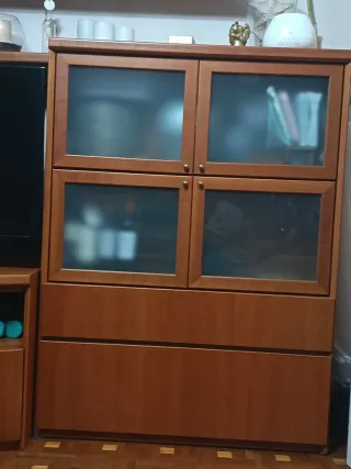 Mueble de salón madera y cristal