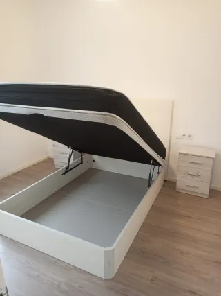 Canapés y colchones nuevos