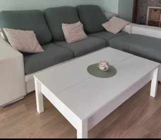 Mesa de centro elevable de madera blanca