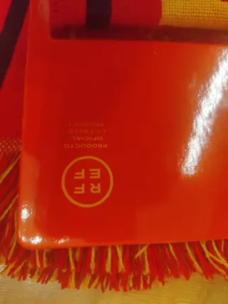 Bufanda RFEF España 2026 roja y azul