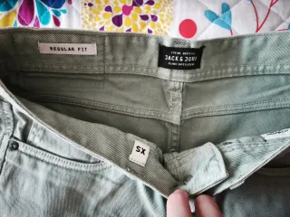 12 camisetas y 2 pantalones cortos
