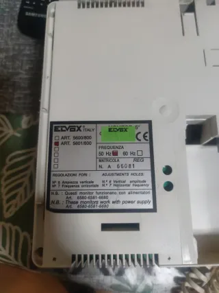 Telefonillo de pared blanco