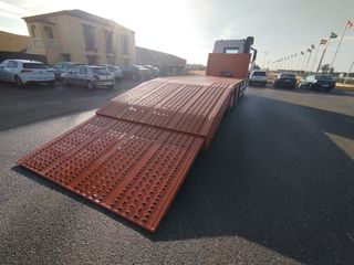 Mercedes ACTROS 25 45-CAMIONES PORTAMAQUINARIAS