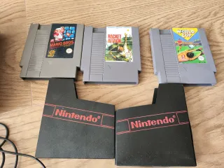 Consola Nintendo NES con accesorios