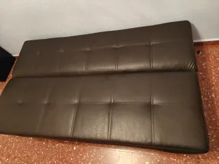 Sofa a estrenar y mesa de regalo