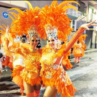 Costume di Carnevale con Piume Arancioni Fantasia