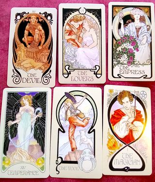 Ethereal Visions Tarot, estética Art Nouveau