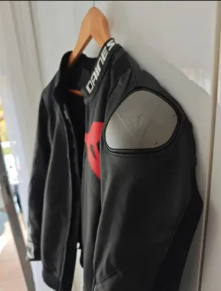 Chaqueta Dainese Sportiva Cuero Talla 52 (NUEVA!)