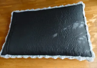 Cama para perro y Calavera cerámica cenicero gafas