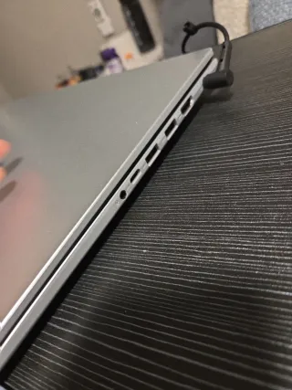 Portátil Asus Vivobook i5 16GB RAM 477GB SSD
