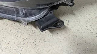 Faro Toyota Yaris izq