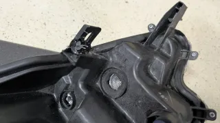 Faro Toyota Yaris izq