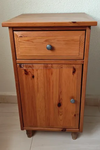 2 Mesitas de Noche Ikea Madera