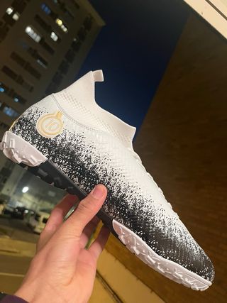 Zapatillas deportivas blancas y negras T46