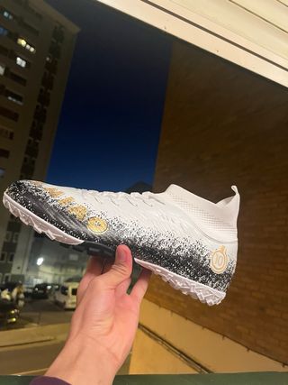 Zapatillas deportivas blancas y negras T46