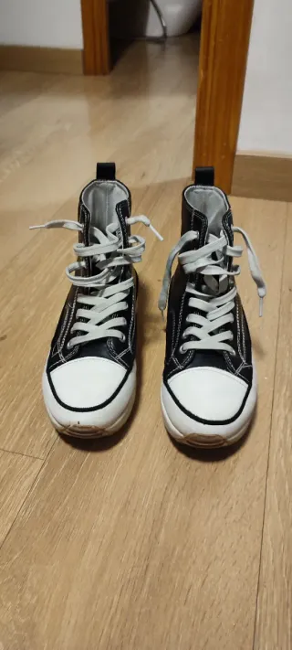 Botines altos mujer negros y blancos