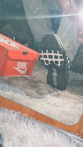 Zapatillas Nike Air Max 95 Negras y Grises