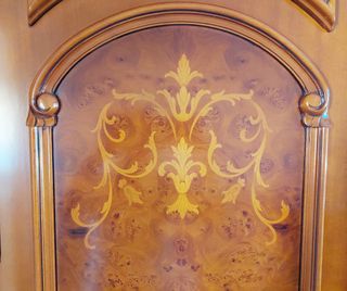 Armario Luis XV-Raiz Nogal-Marqueteria-Alto 220cm.