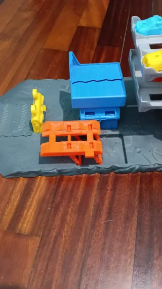 Hot Wheels Monster Trucks Lanzadera Obstáculos