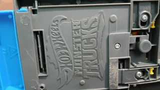 Hot Wheels Monster Trucks Lanzadera Obstáculos