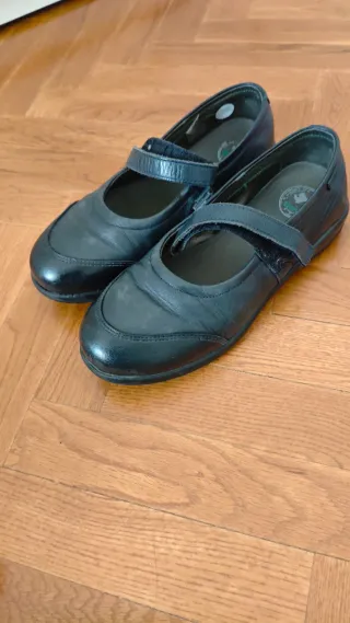 Zapatos colegiales Talla 33 y 34