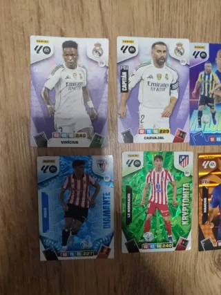 8 Cromos Adrenalyn 2025-2026