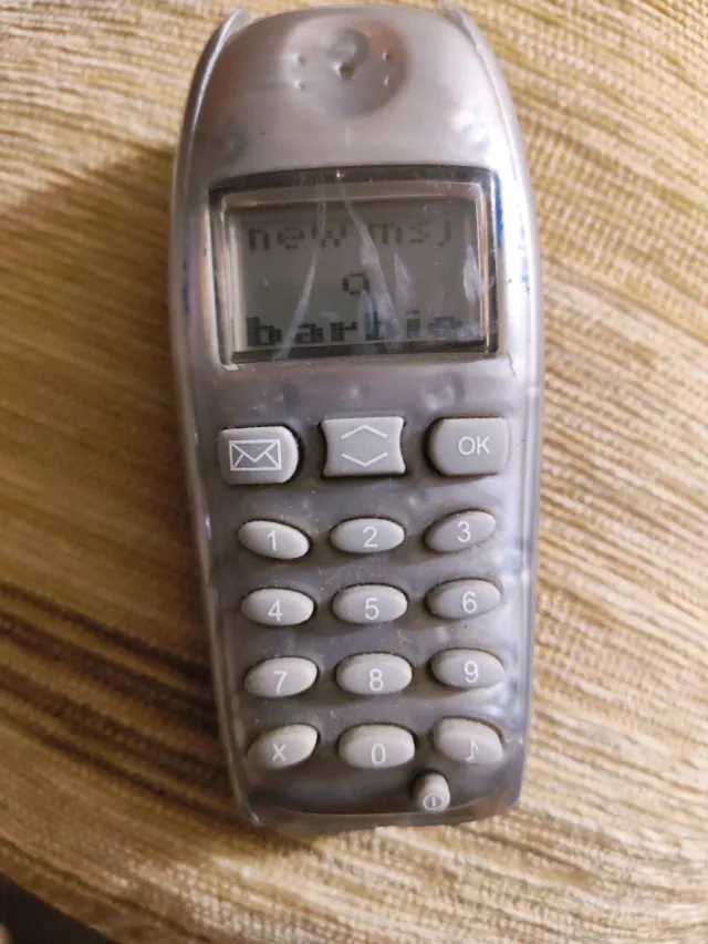 Teléfono Barbie Vintage Años 2000 Gris