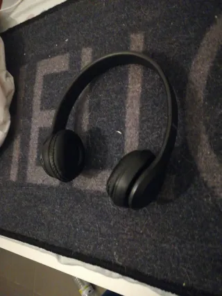 Auriculares negros casi sin usar