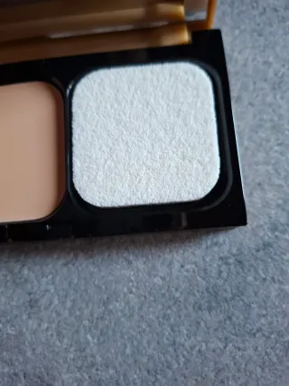 Defence Color Bionike fondotinta in crema 01 opale