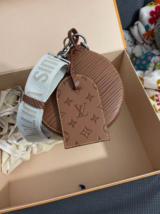 Bolso Louis Vuitton de hombre marrón.