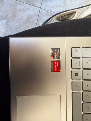 ASUS Vivobook Portátil Plata PANTALLA ROTA