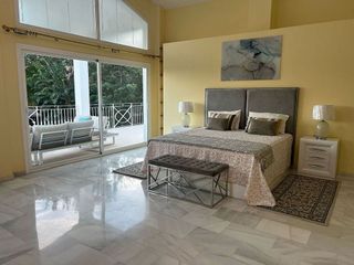 Chalet en alquiler en Elviria en Marbella