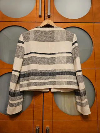 Chaqueta Zara rayas gris y blanco