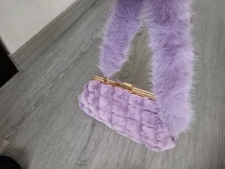 Bolso de pelo sintético morado