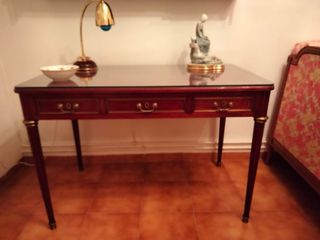 Escritorio Federico Rubio Madera y Cristal