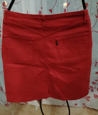 Falda Thomas Burberry roja